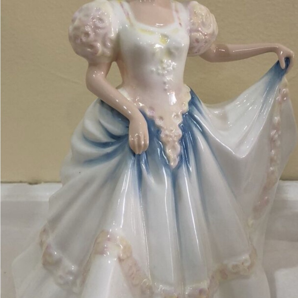 Royal Doulton White and Blue Porcelain Decor
